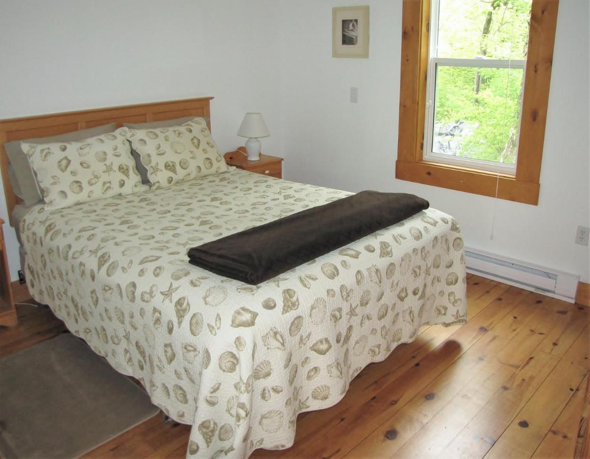 Larinda'S Landing Oceanfront Cottages Halifax Eksteriør billede