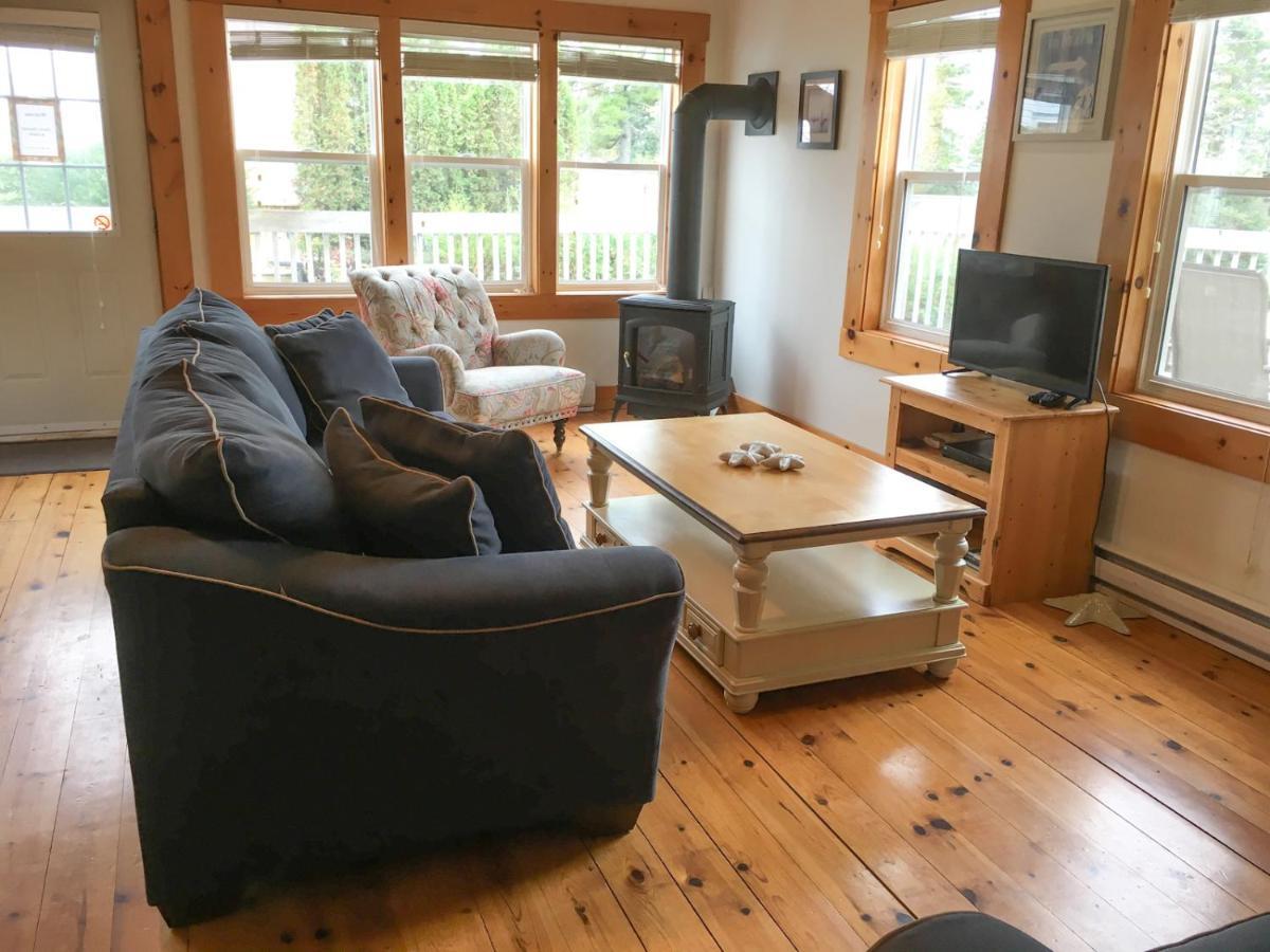 Larinda'S Landing Oceanfront Cottages Halifax Eksteriør billede
