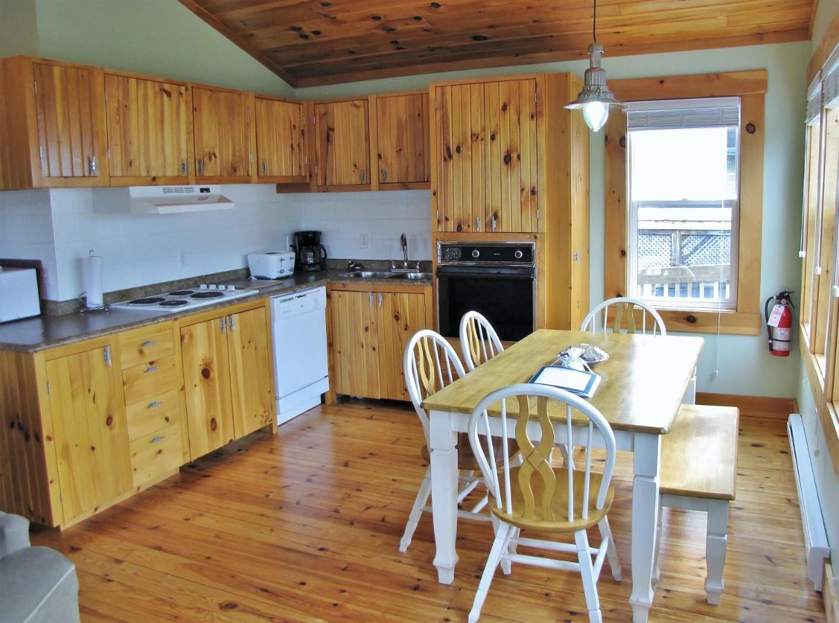 Larinda'S Landing Oceanfront Cottages Halifax Eksteriør billede