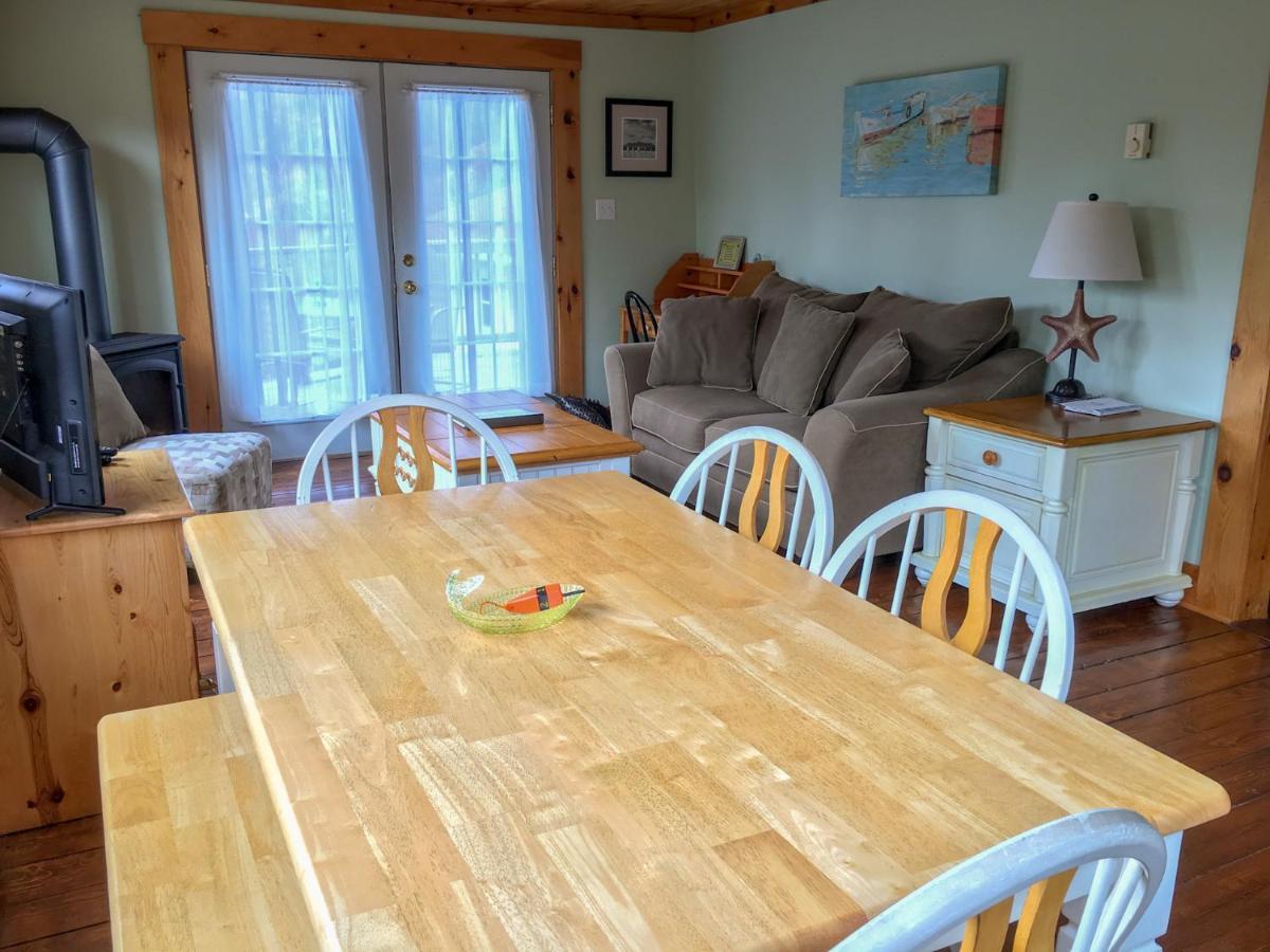 Larinda'S Landing Oceanfront Cottages Halifax Eksteriør billede