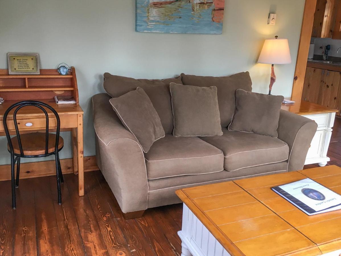 Larinda'S Landing Oceanfront Cottages Halifax Eksteriør billede