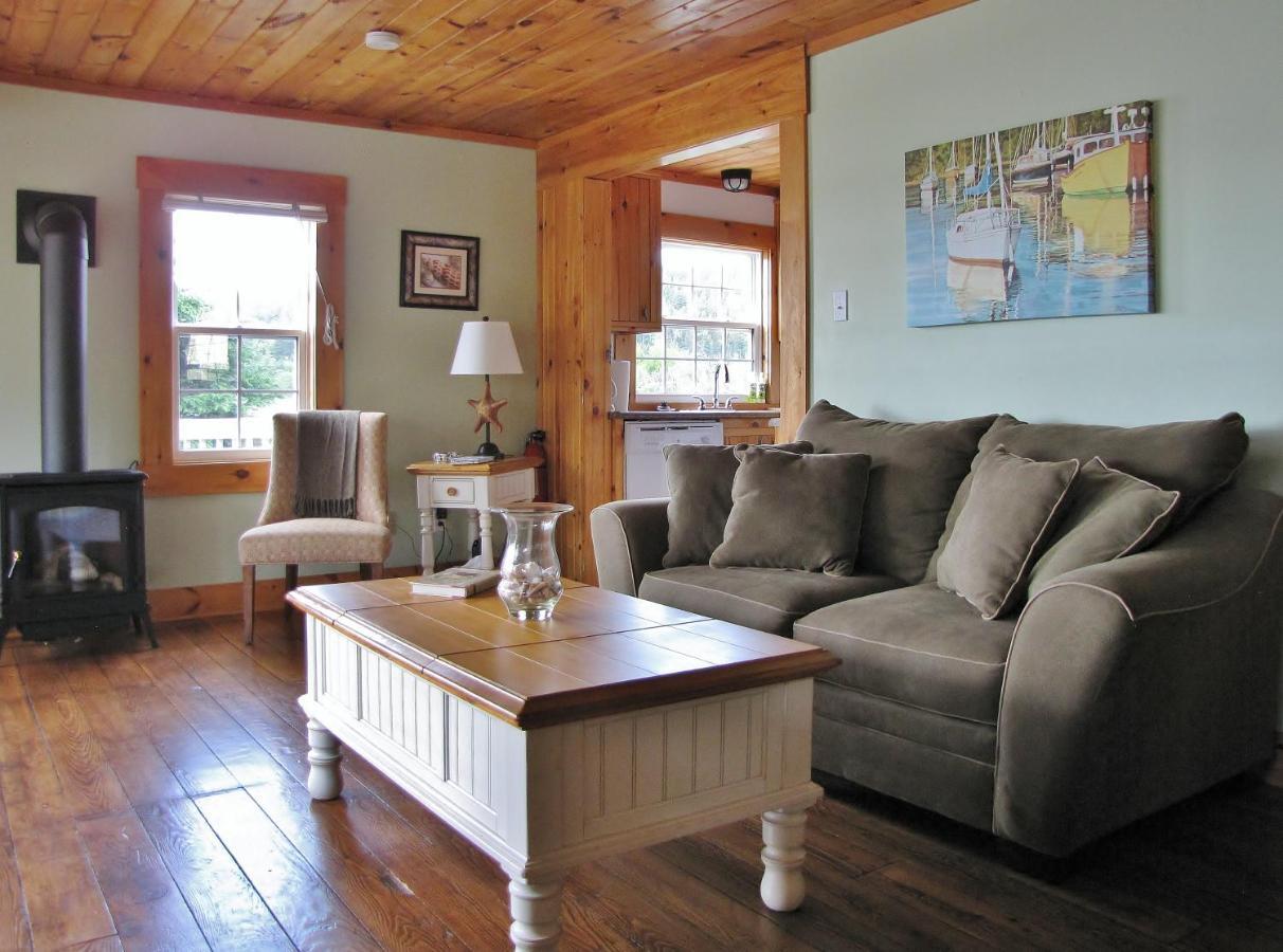 Larinda'S Landing Oceanfront Cottages Halifax Eksteriør billede