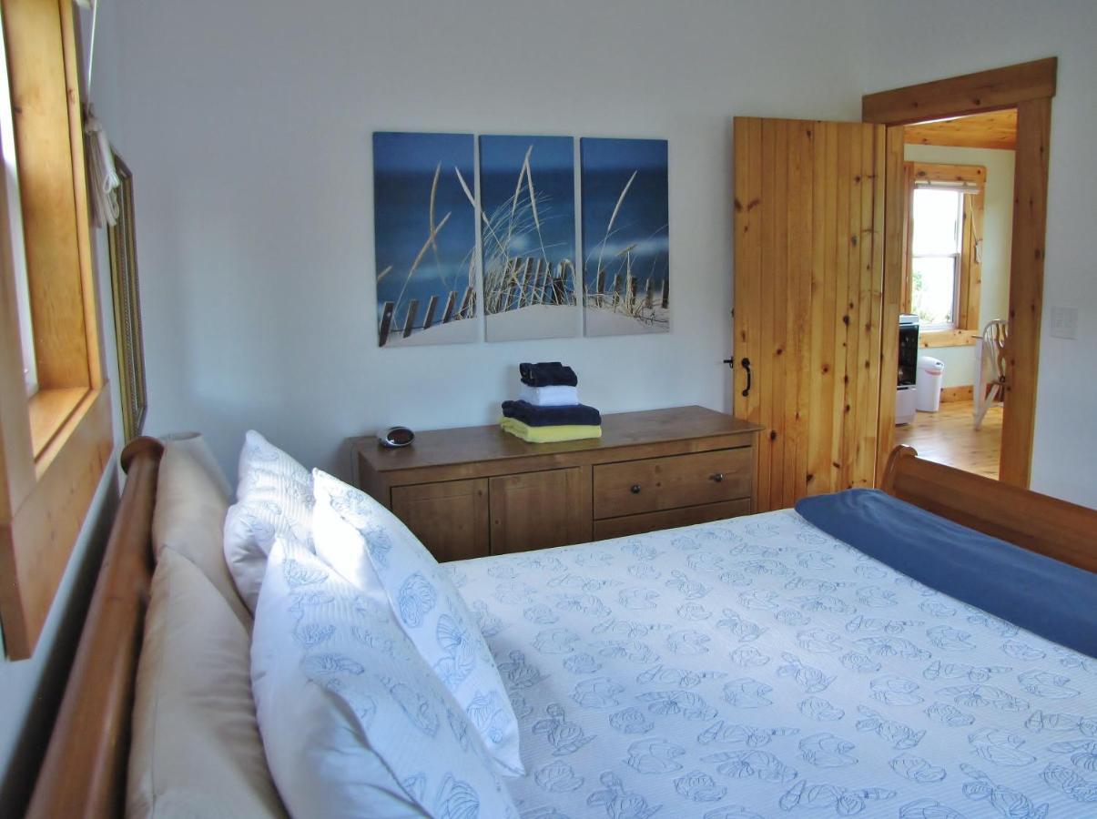 Larinda'S Landing Oceanfront Cottages Halifax Eksteriør billede
