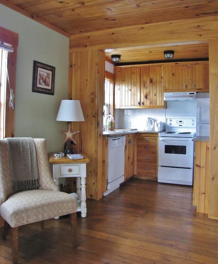 Larinda'S Landing Oceanfront Cottages Halifax Eksteriør billede
