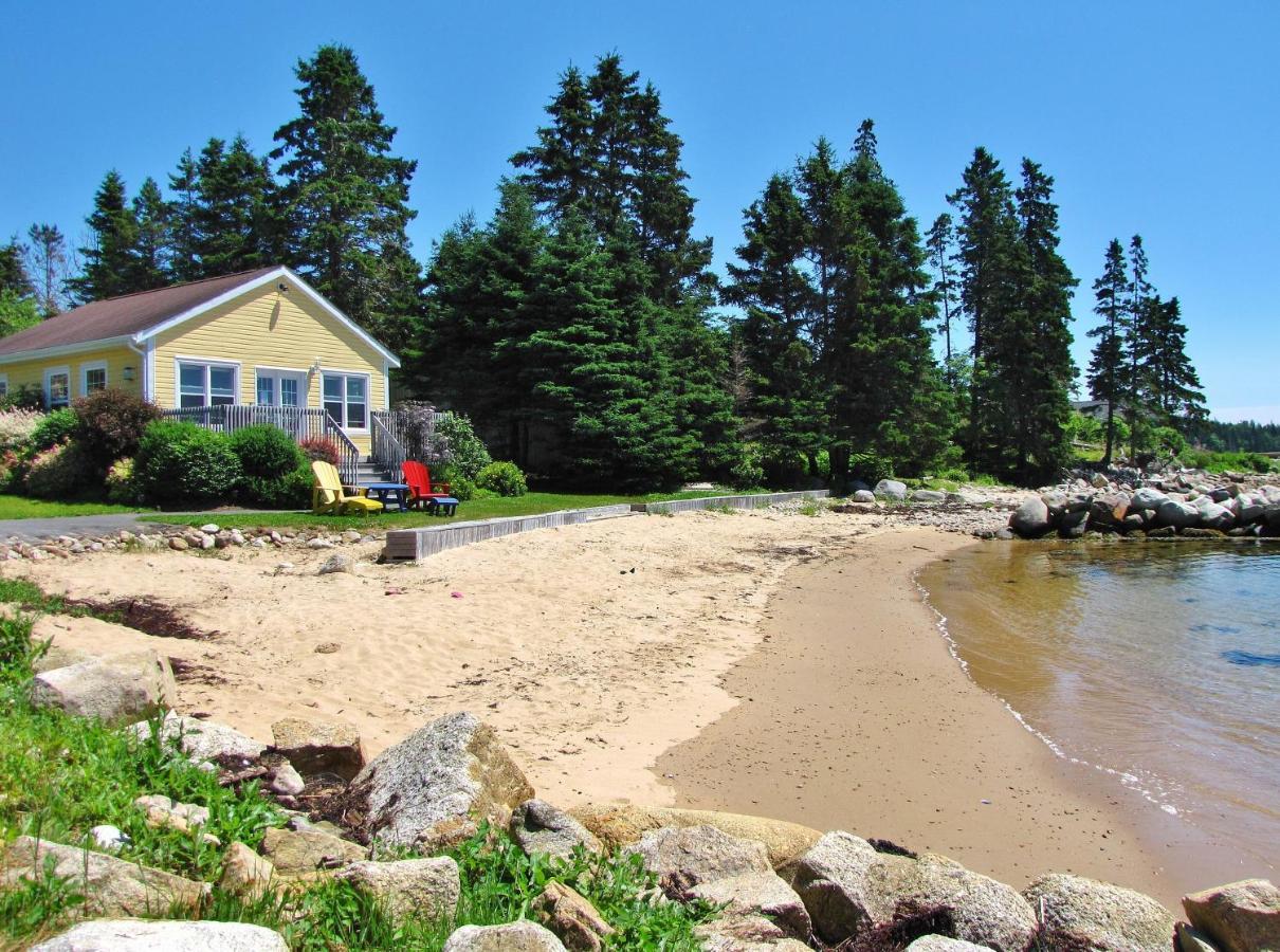 Larinda'S Landing Oceanfront Cottages Halifax Eksteriør billede