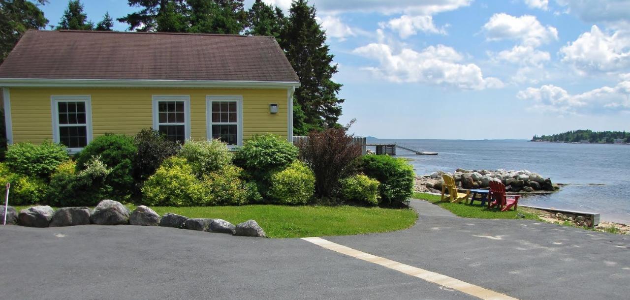 Larinda'S Landing Oceanfront Cottages Halifax Eksteriør billede