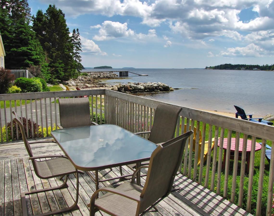 Larinda'S Landing Oceanfront Cottages Halifax Eksteriør billede