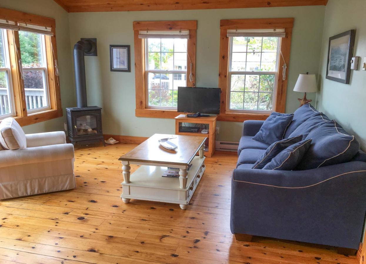 Larinda'S Landing Oceanfront Cottages Halifax Eksteriør billede