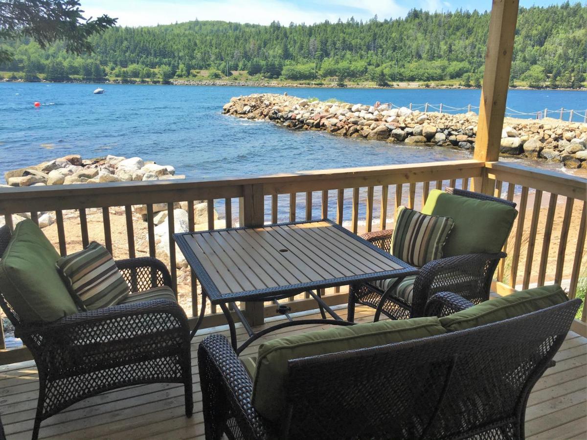 Larinda'S Landing Oceanfront Cottages Halifax Eksteriør billede
