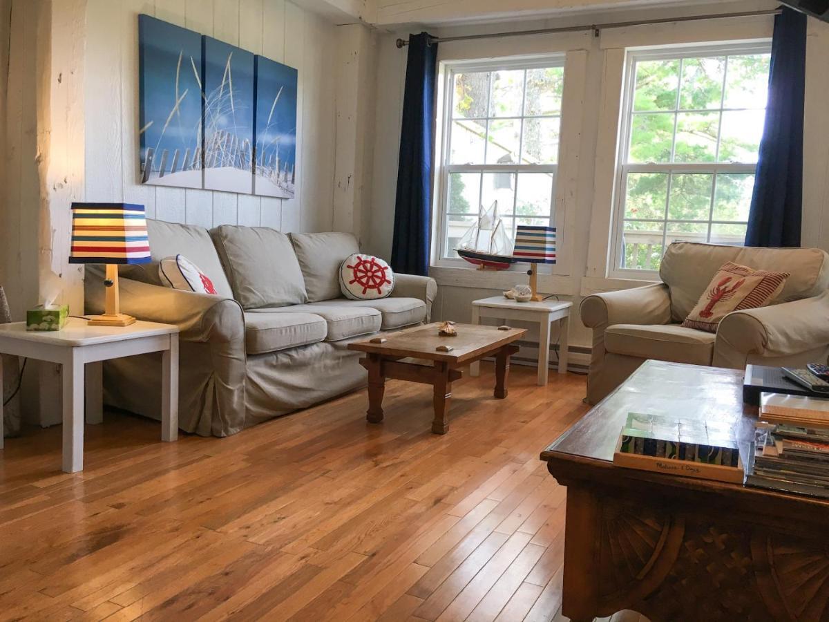 Larinda'S Landing Oceanfront Cottages Halifax Eksteriør billede