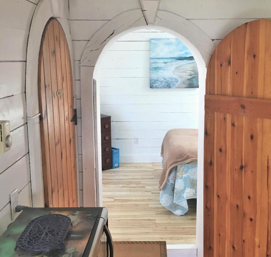 Larinda'S Landing Oceanfront Cottages Halifax Eksteriør billede